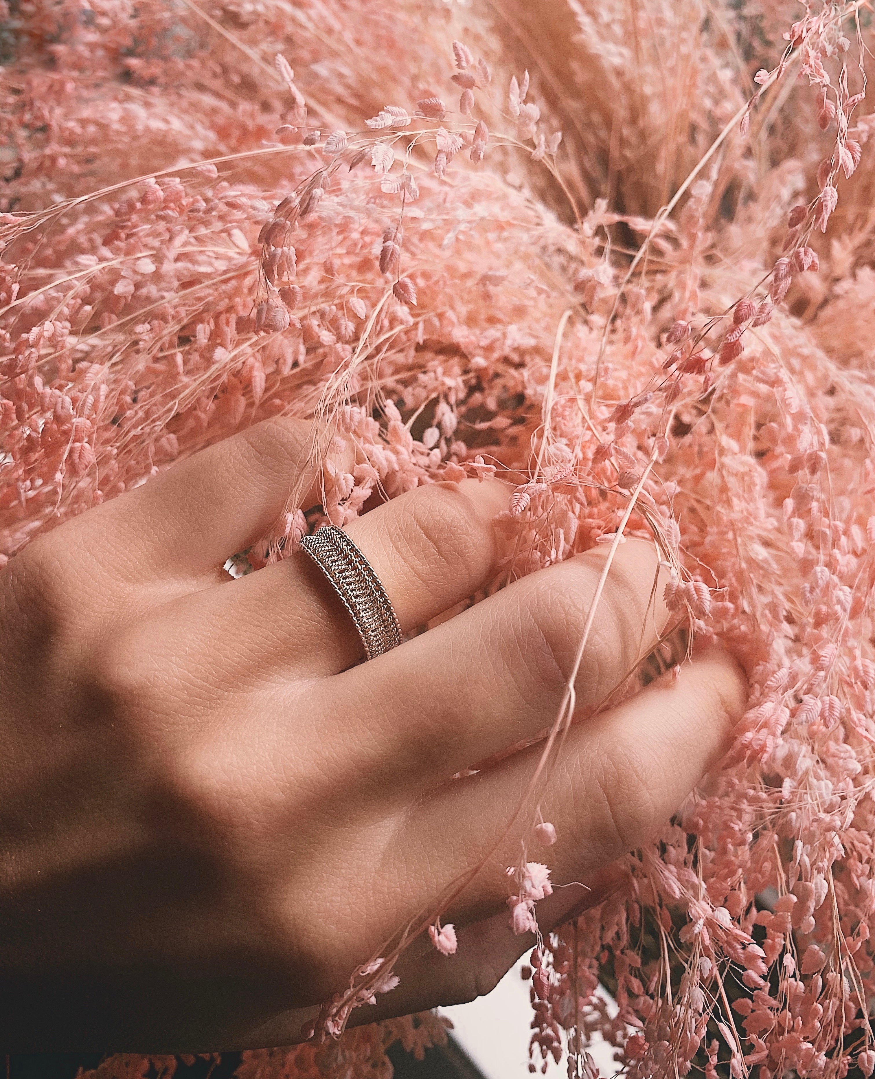 MEA AYAYA - FILIGREE RING - BLEACHED SILVER MAÏ